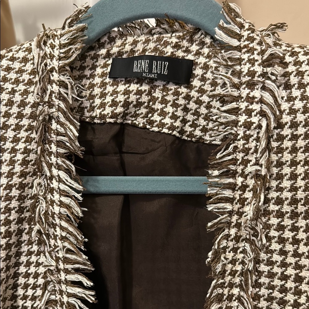 Rene Ruiz Women's Houndstooth Blazer - Brown and White